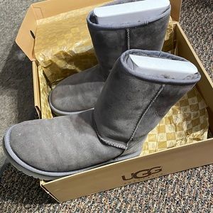 UGG short gray boots